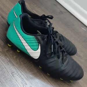 Soccer cleats